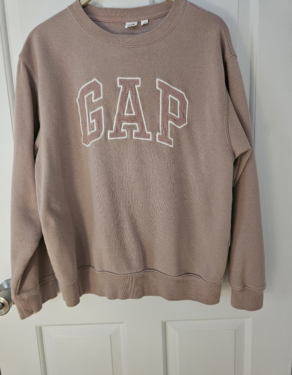 GAP SWEATSHIRT